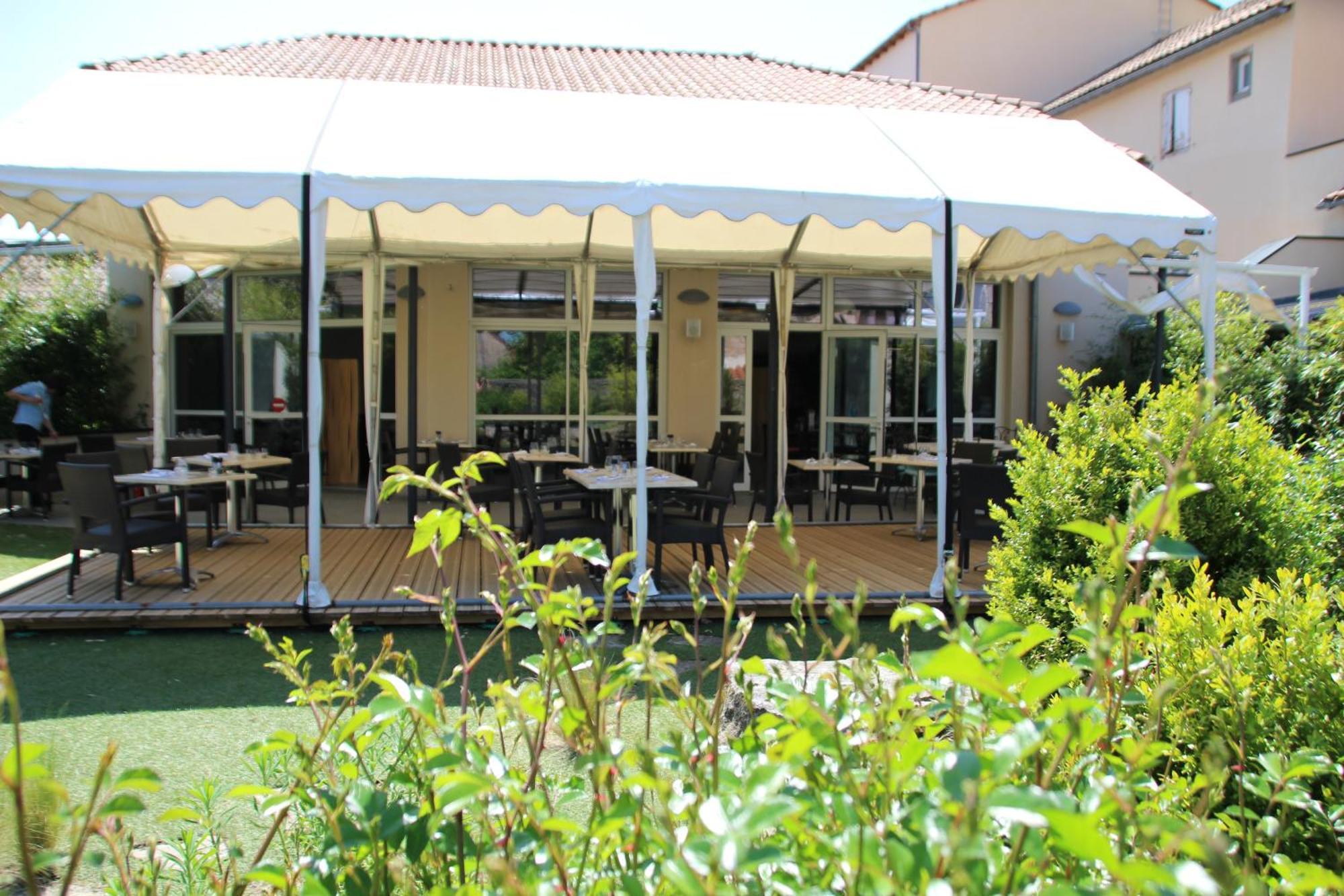 Hotel De La Poste La Cavalerie Ngoại thất bức ảnh